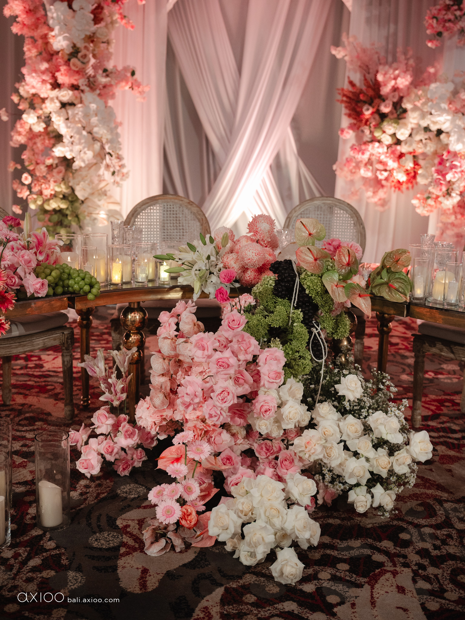 Axioo: Beyond The Spotlight